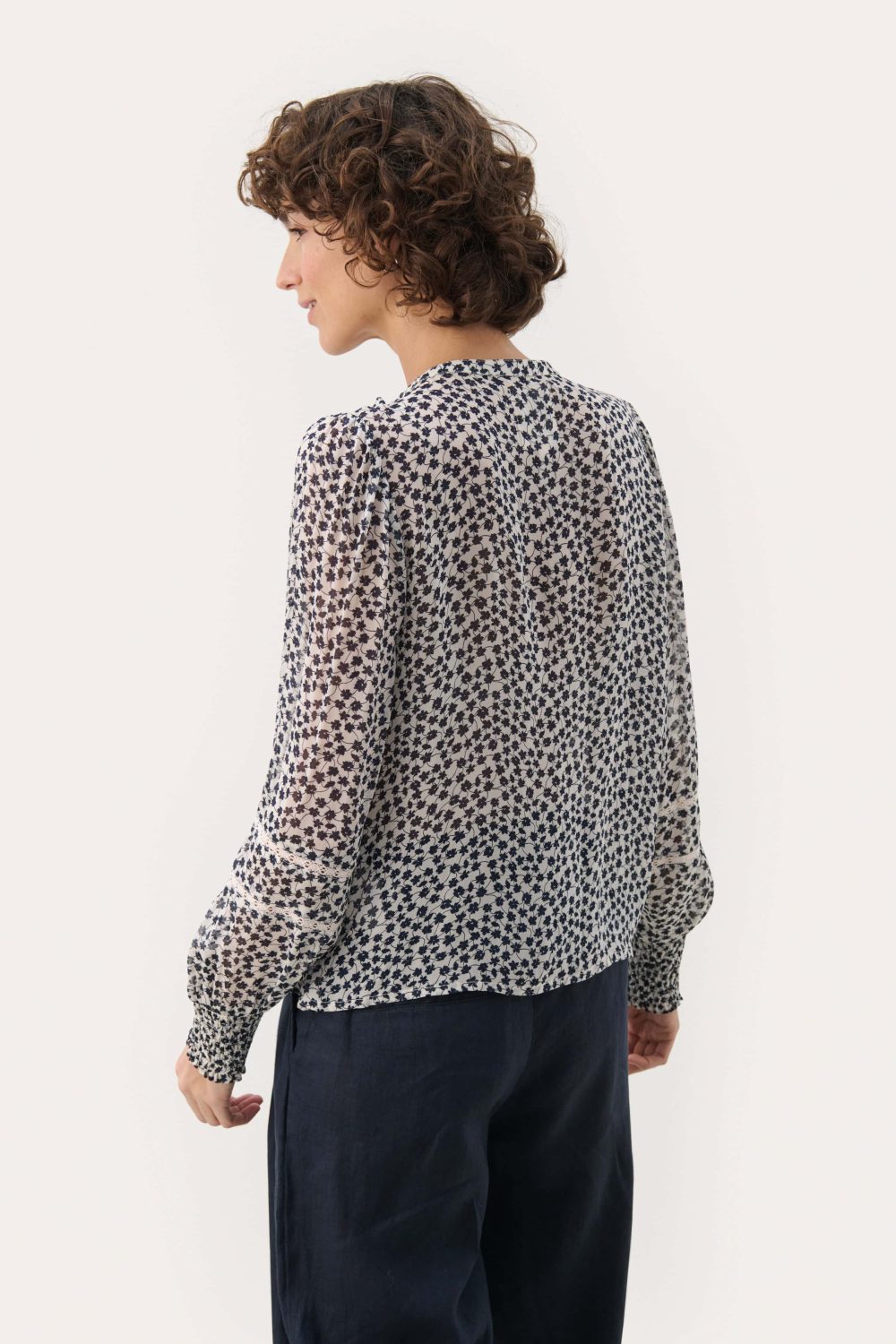 P2 Nesma Navy Floral Blouse