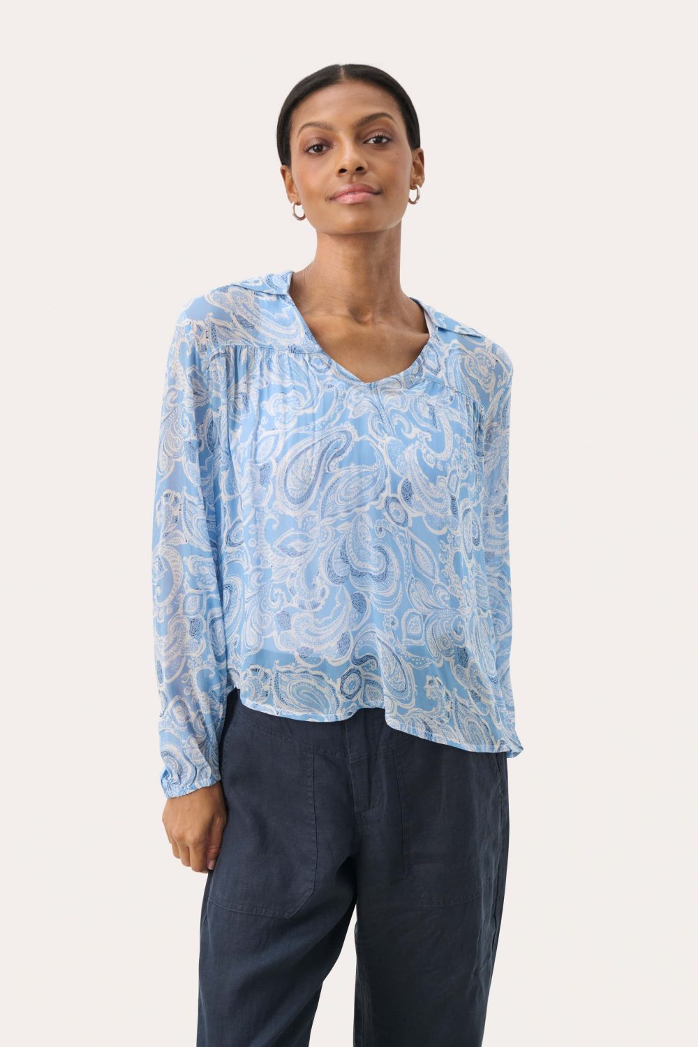 P2 Nicolina Blue Blouse i