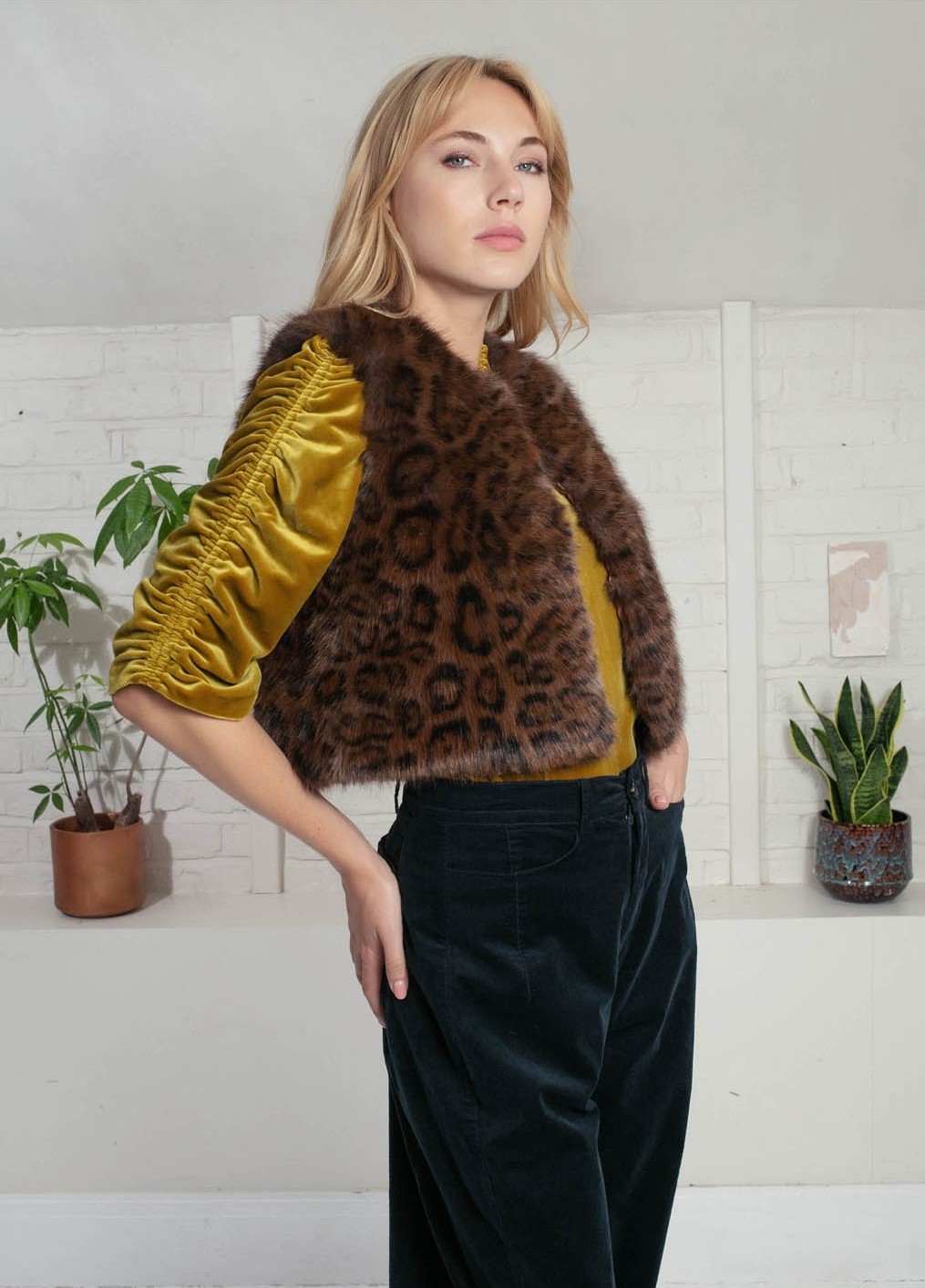 Nooki Edelweiss-Faux-Fur-Gilet-Chocolate-Leopard- 7i