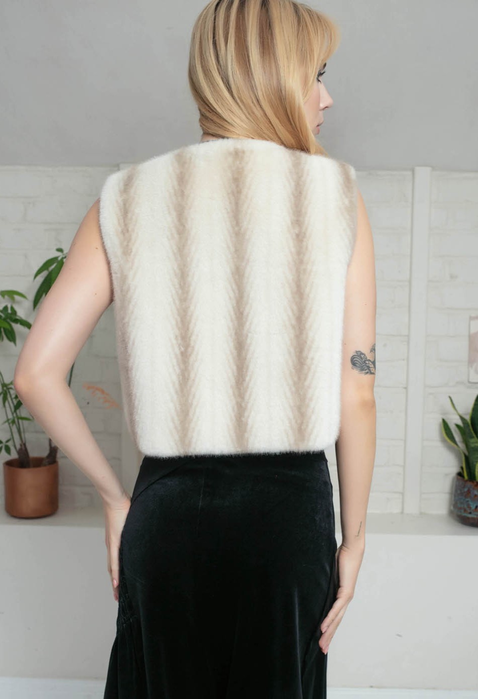 Nooki Edelweiss-Faux-Fur-Gilet-Cream-Zig-Zag 3i